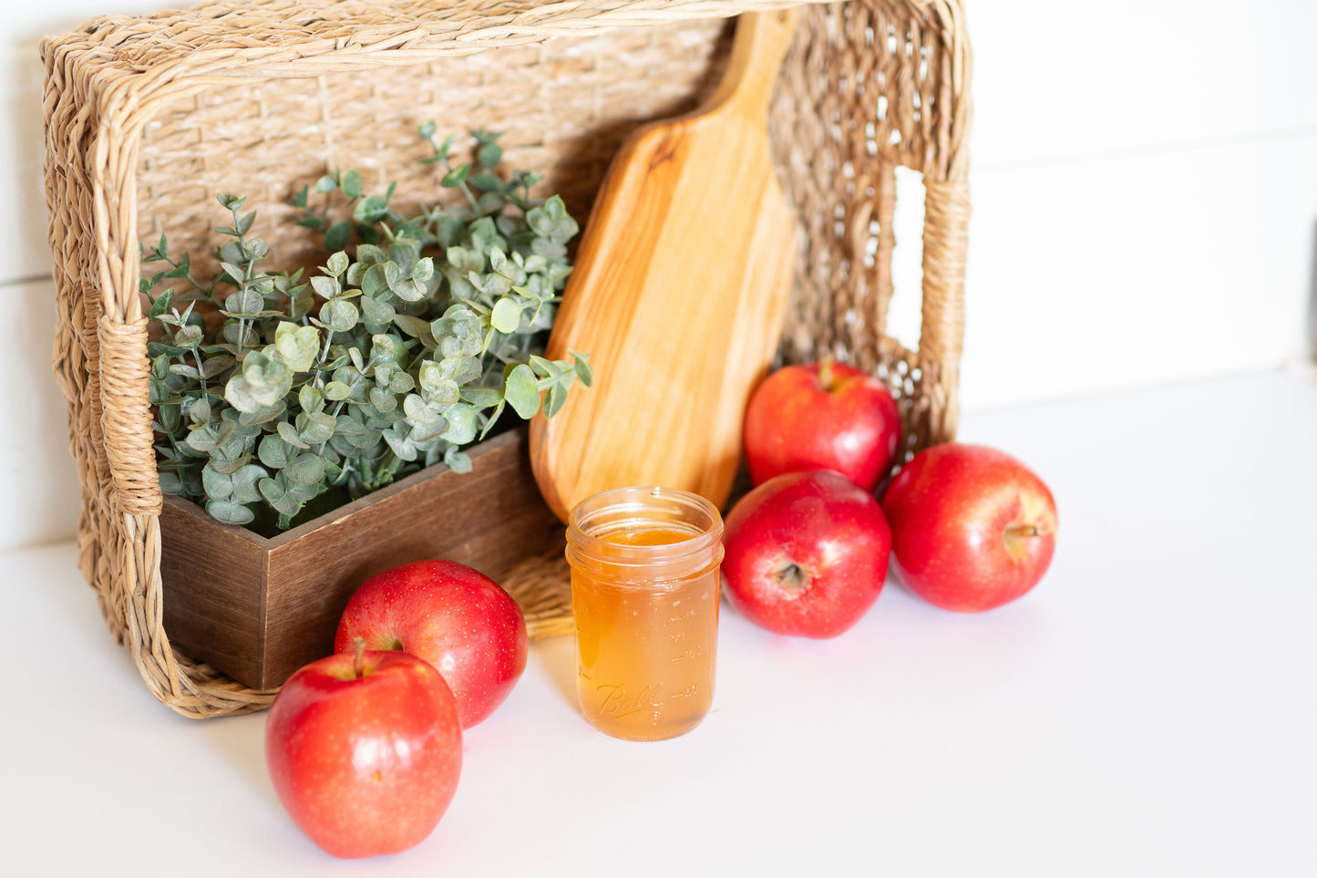 Apple Jelly: Our Homemade Sunshine in a Jar